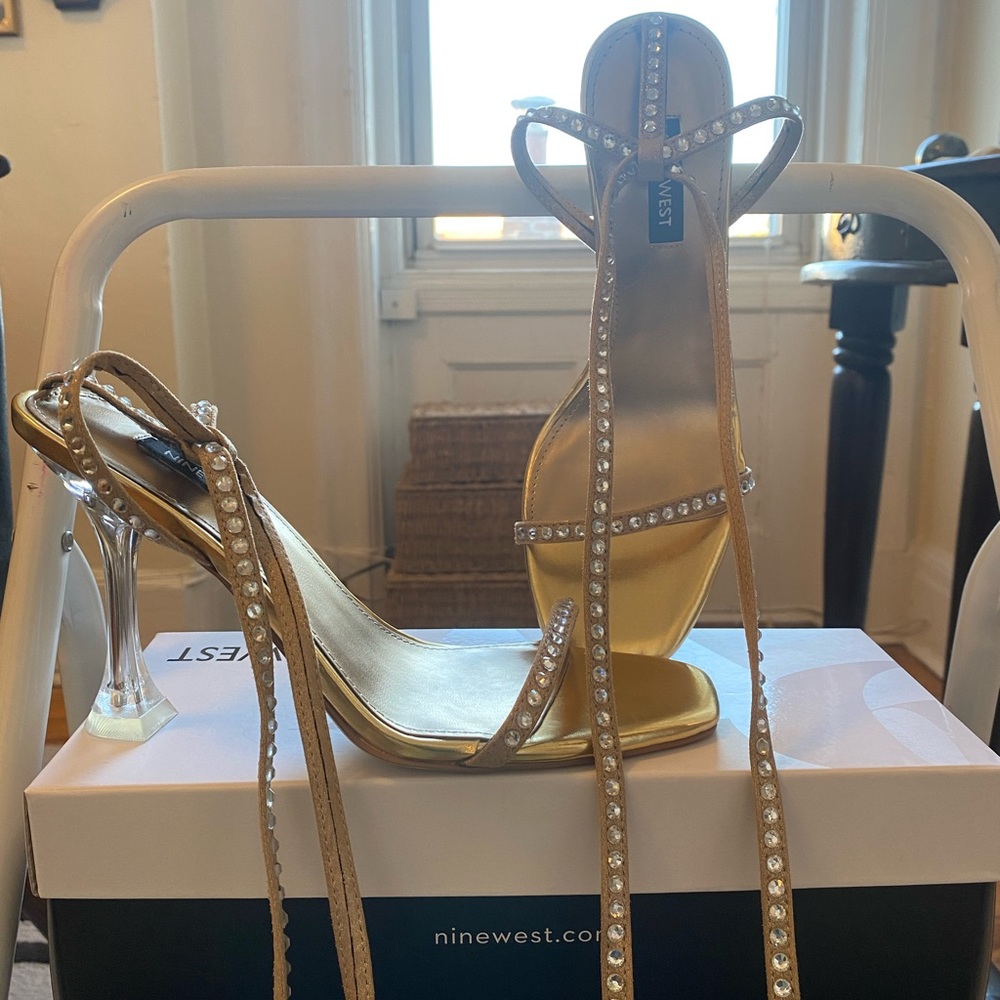 Lightly worn Nine West Textile Glass Lace-up Heels size 8